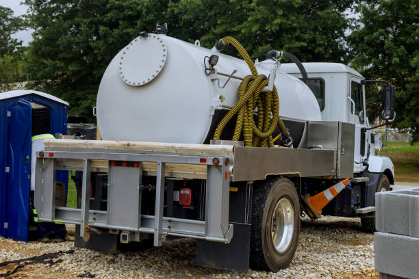 Best Portable restroom trailer rental  in Hazelwood, MO