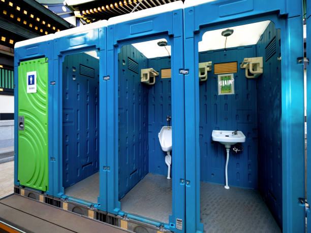 Best Portable bathroom rental  in Hazelwood, MO